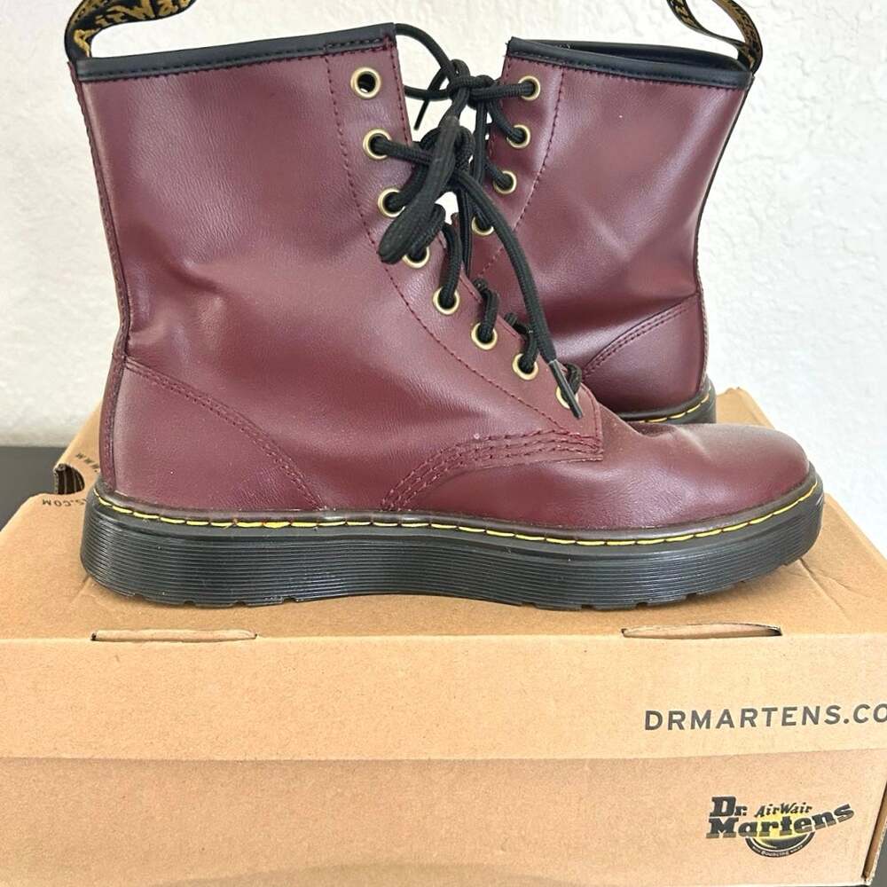 Dr Martens Zavala Cherry Red 8 Eye Combat Boots Womens 8 Leather Lace Up